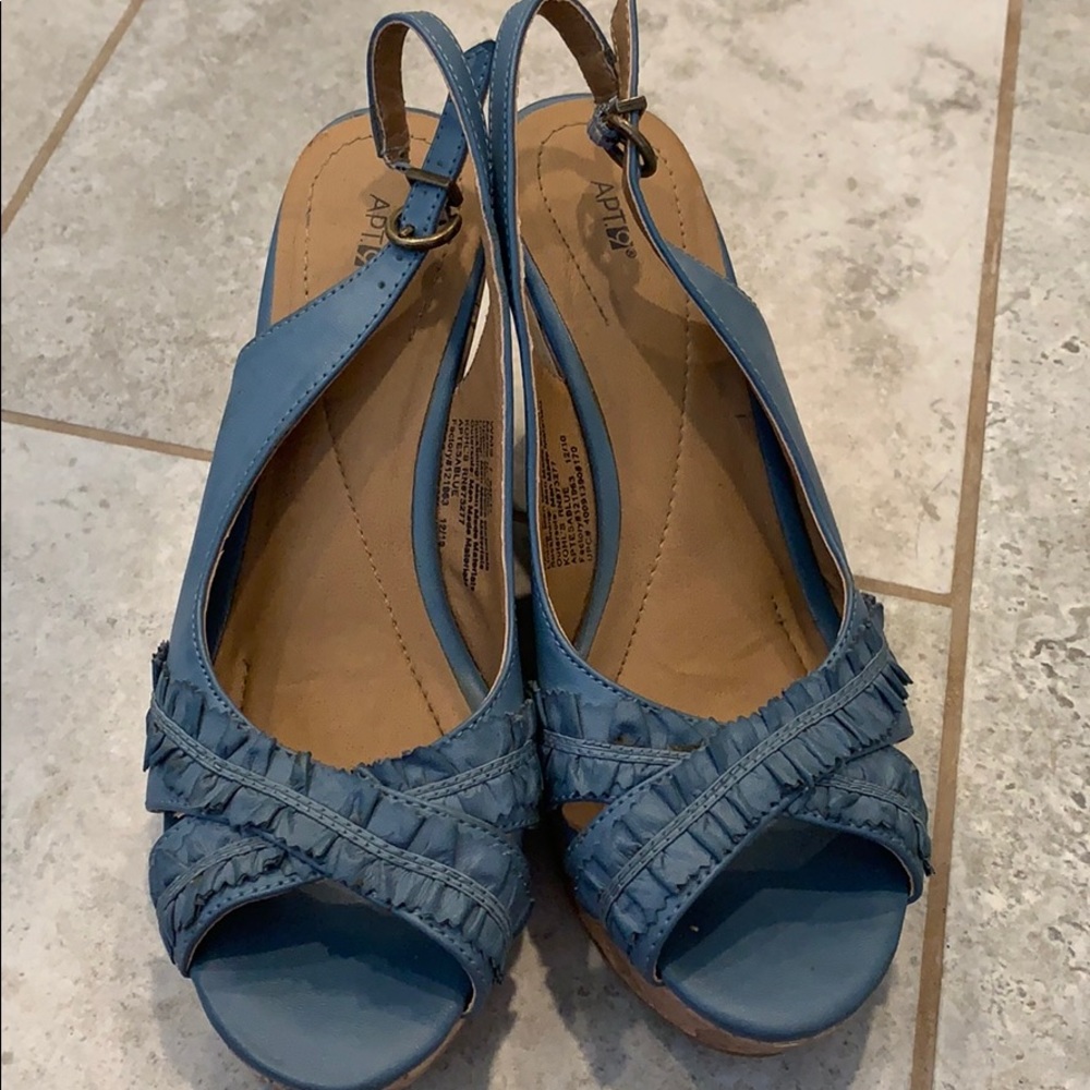 Apt 9 wedges